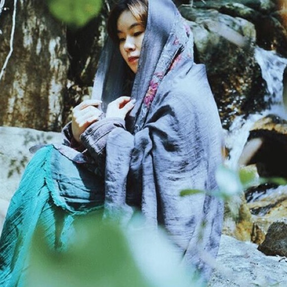 Beautiful soft cotton embroidered scarf - Picture 10 of 13